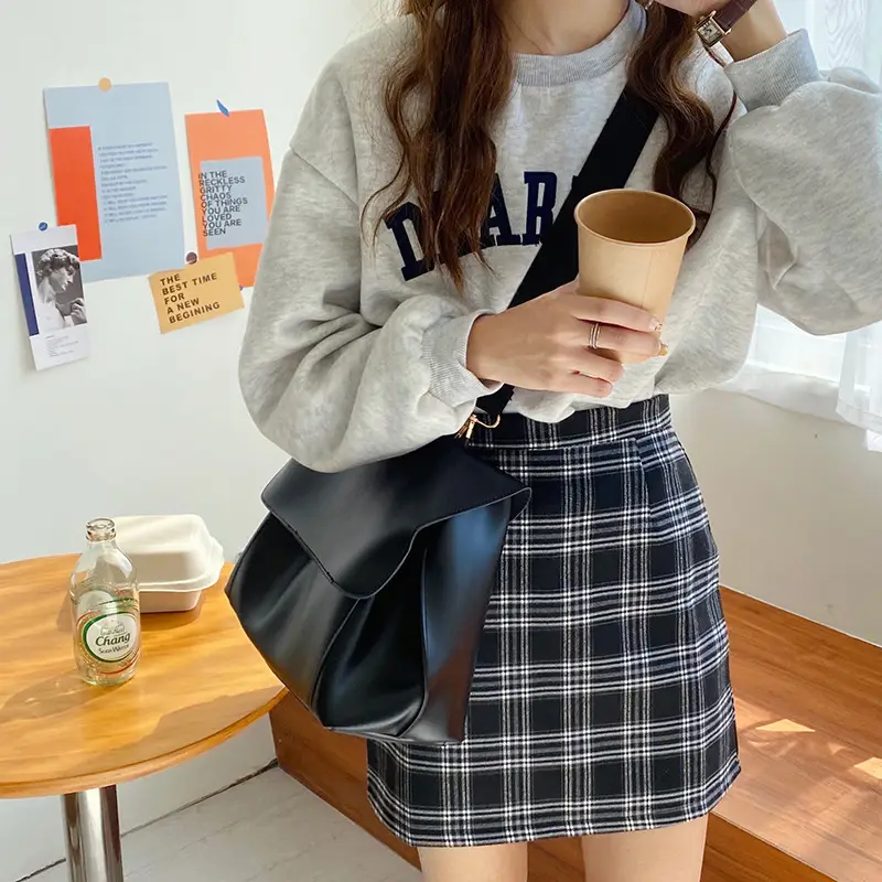 Women Retro Brown Large Shoulder Bag 2025 — feature 25