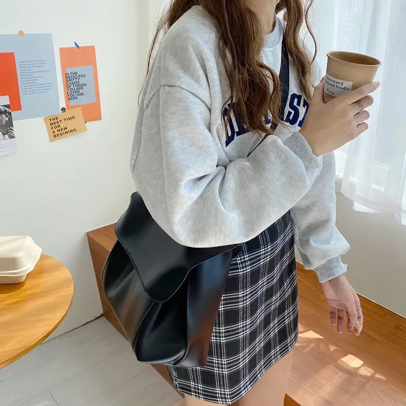 Women Retro Brown Large Shoulder Bag 2025 — feature 27