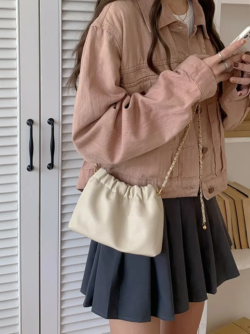 Trendy Women's Textured Chain Shoulder Bag New 2026 — feature 11