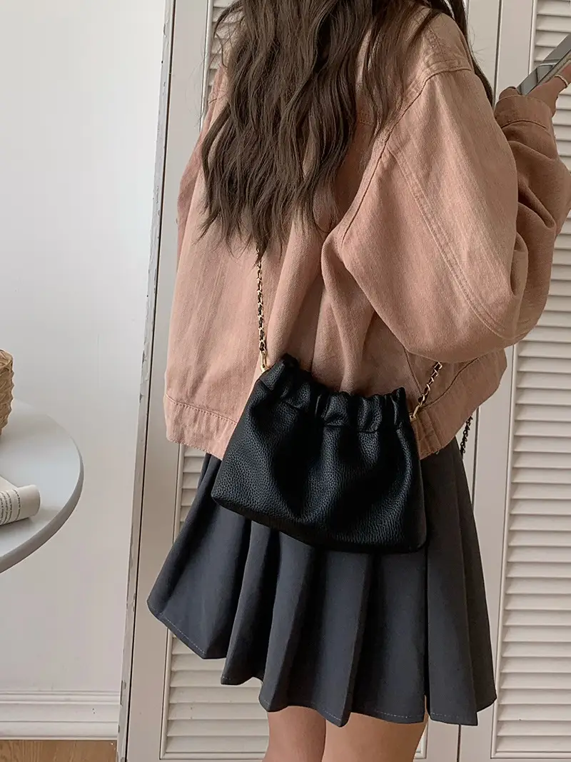 Trendy Women's Textured Chain Shoulder Bag New 2026 — feature 19