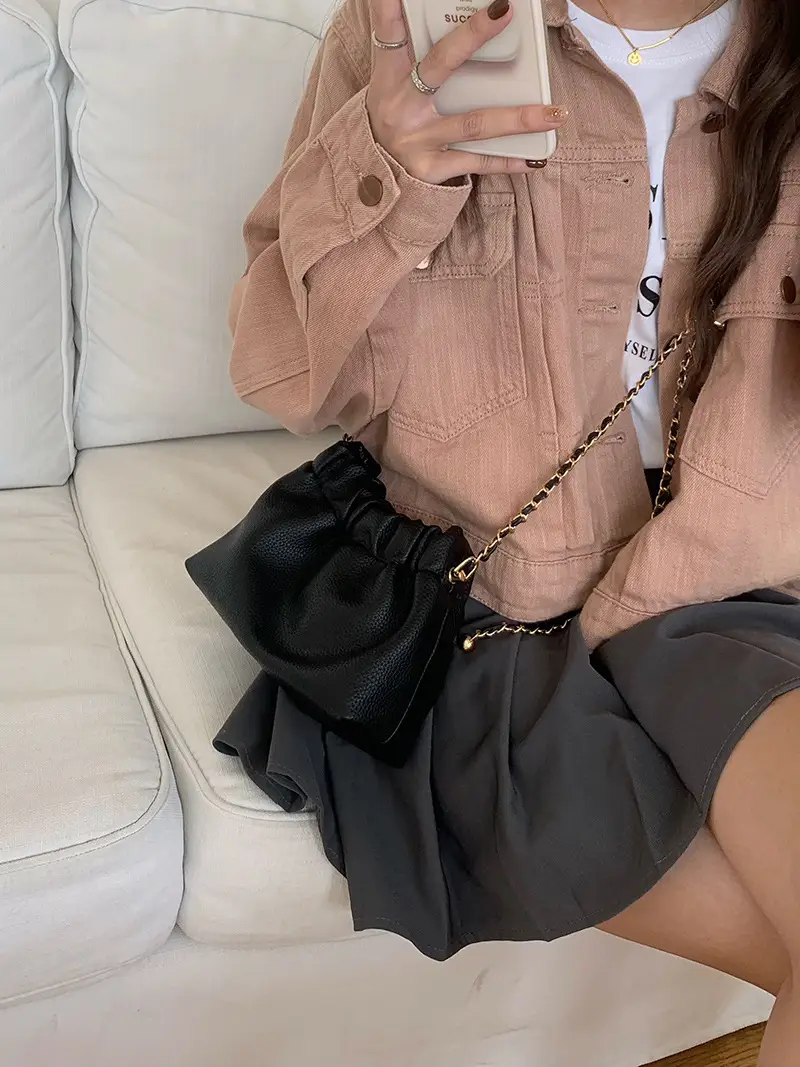 Trendy Women's Textured Chain Shoulder Bag New 2026 — feature 21