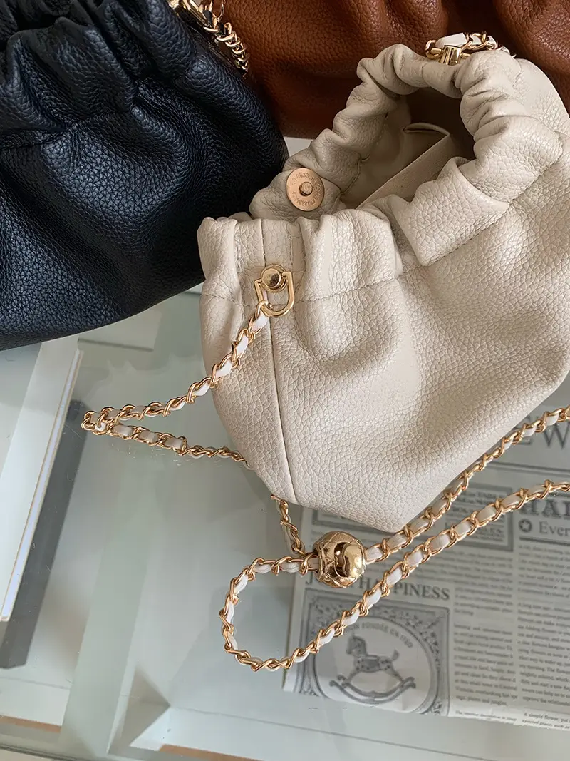 Trendy Women's Textured Chain Shoulder Bag New 2026 — feature 3
