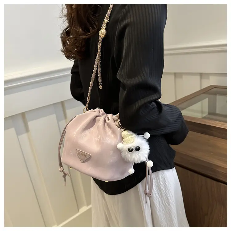 Black Pleated Bucket Bag Women Soft PU Drawstring Shoulder Crossbody 2024 — feature 14