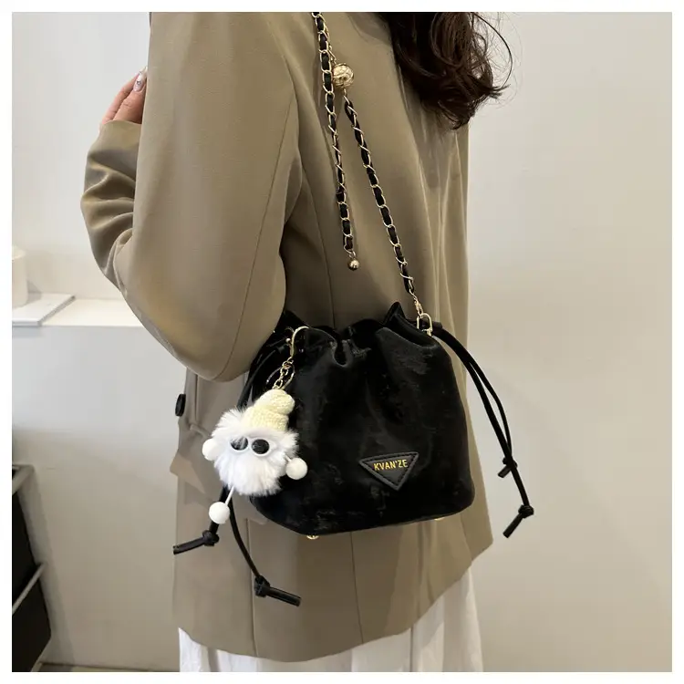 Black Pleated Bucket Bag Women Soft PU Drawstring Shoulder Crossbody 2024 — feature 18