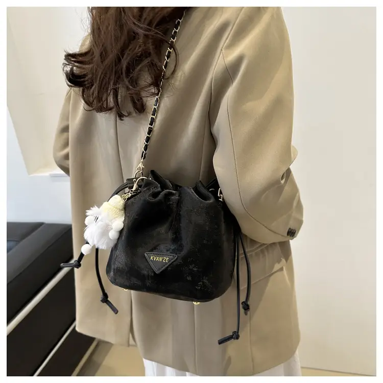 Black Pleated Bucket Bag Women Soft PU Drawstring Shoulder Crossbody 2024 — feature 19