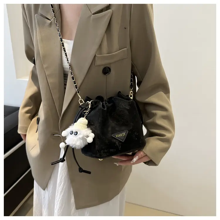 Black Pleated Bucket Bag Women Soft PU Drawstring Shoulder Crossbody 2024 — feature 20