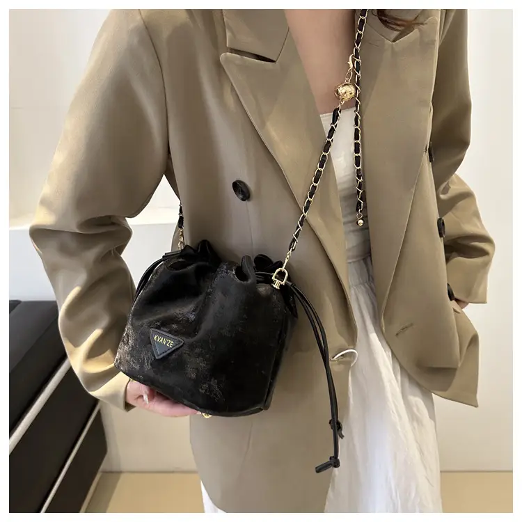 Black Pleated Bucket Bag Women Soft PU Drawstring Shoulder Crossbody 2024 — feature 21
