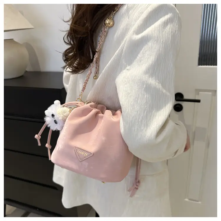 Black Pleated Bucket Bag Women Soft PU Drawstring Shoulder Crossbody 2024 — feature 26