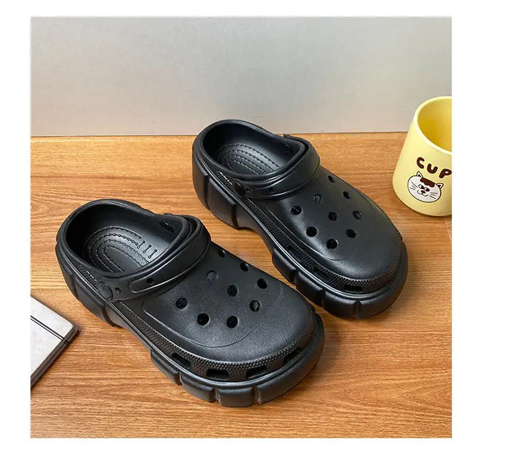 Cross-border new thick-soled 6cm parent-child hole shoes waterproof toe sandals summer outdoor beach hole shoes garden shoes — feature 19