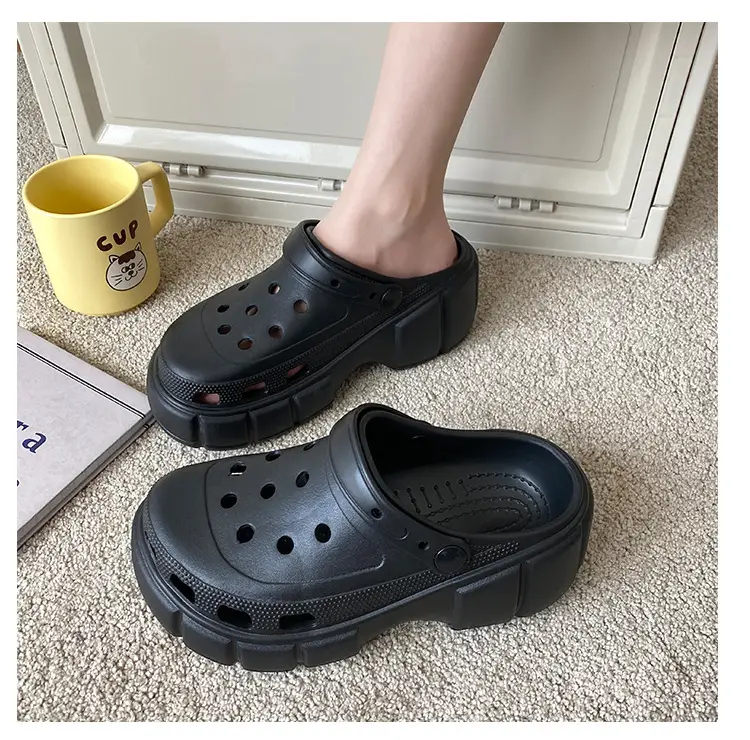 Cross-border new thick-soled 6cm parent-child hole shoes waterproof toe sandals summer outdoor beach hole shoes garden shoes — feature 24