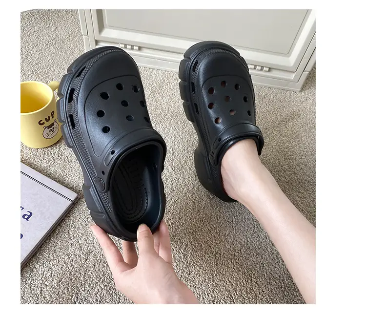 Cross-border new thick-soled 6cm parent-child hole shoes waterproof toe sandals summer outdoor beach hole shoes garden shoes — feature 26