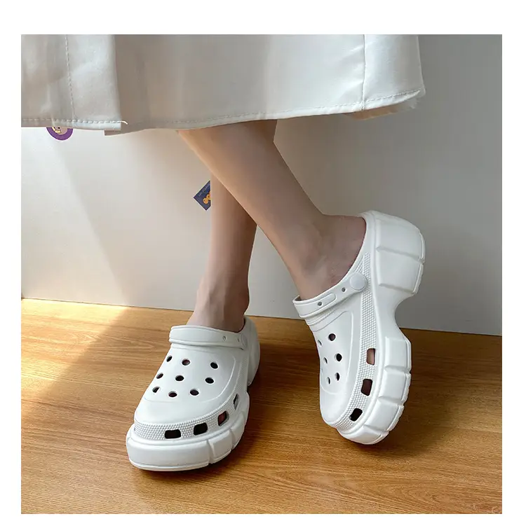 Cross-border new thick-soled 6cm parent-child hole shoes waterproof toe sandals summer outdoor beach hole shoes garden shoes — feature 33