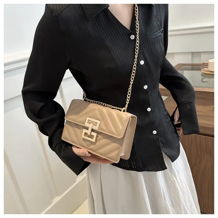 Women's Brown Chain Shoulder Bag with Lock Buckle — feature 11