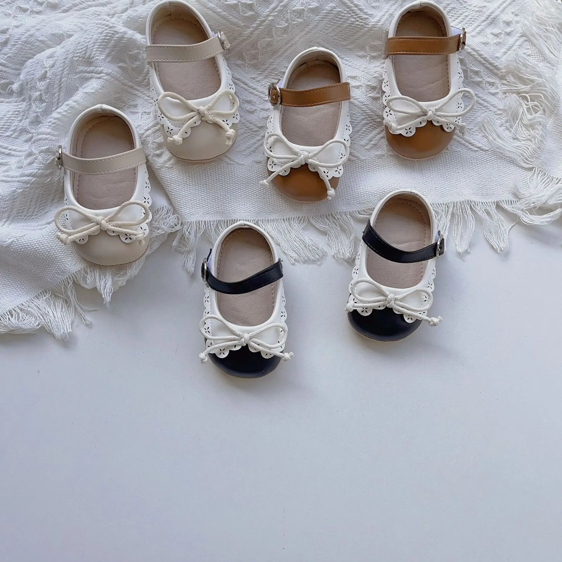 Princess Bow Baby Shoes Brown White 0-2Yrs — feature 1