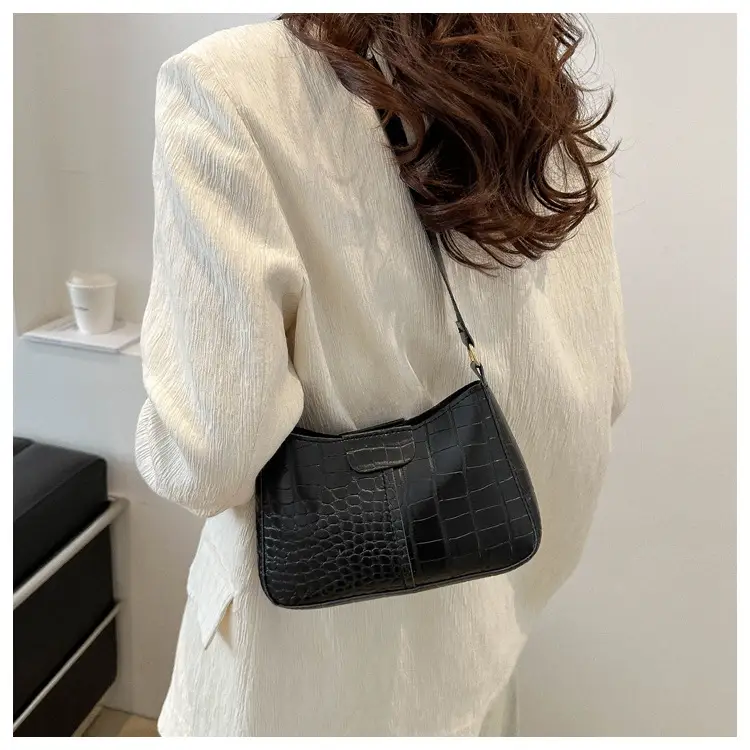 Red Croc Leather Chain Shoulder Bag for Women — feature 17
