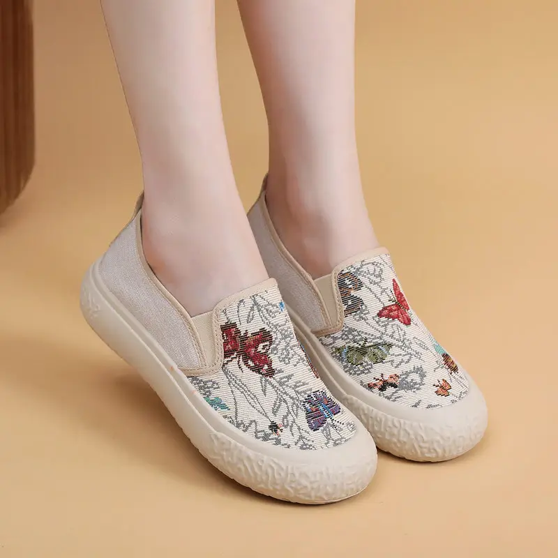 2026 Spring and Autumn New Style Old Beijing Cloth Shoes Fashionable Versatile Mom's Fisherman Shoes Casual Breathable Slip-On Soft Sole Shoes