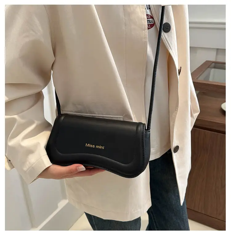 Women's Western Style Small Shoulder Crossbody Bags 2024 — feature 12