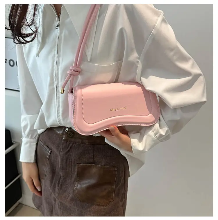 Women's Western Style Small Shoulder Crossbody Bags 2024 — feature 16