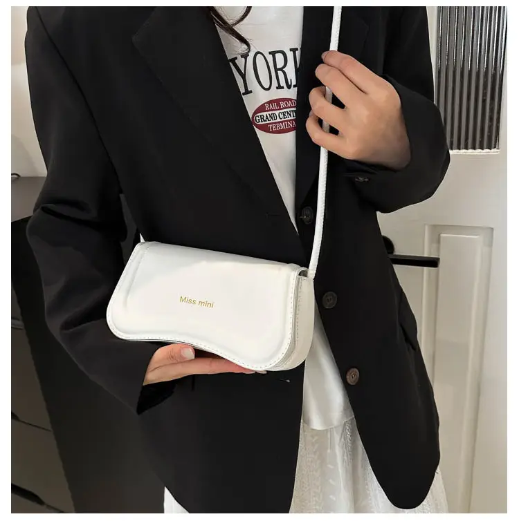 Women's Western Style Small Shoulder Crossbody Bags 2024 — feature 23