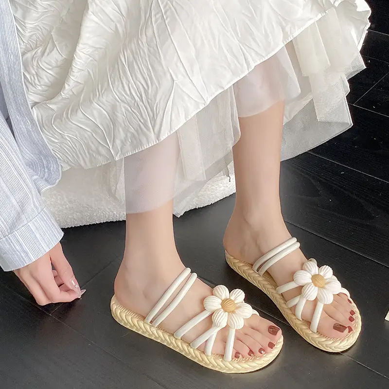 New Fashionable Flower Women's Shoes Summer Straw Slippers Ethnic Style Roman Shoes Beach Flip-Flops Two-Wear Shoes Sandals