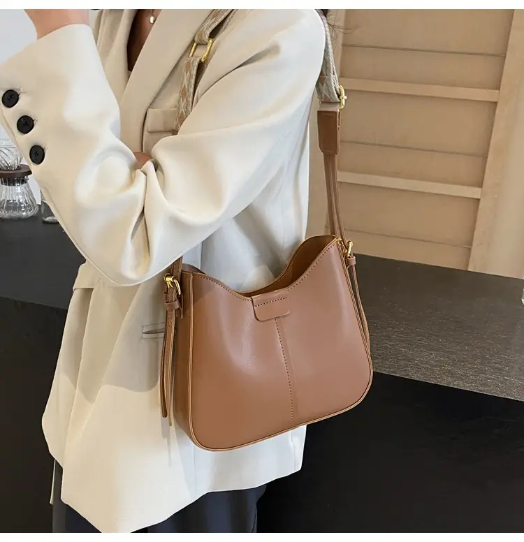 Korean Style Bucket Bag for Women Cream Spring Summer 2024 — feature 18
