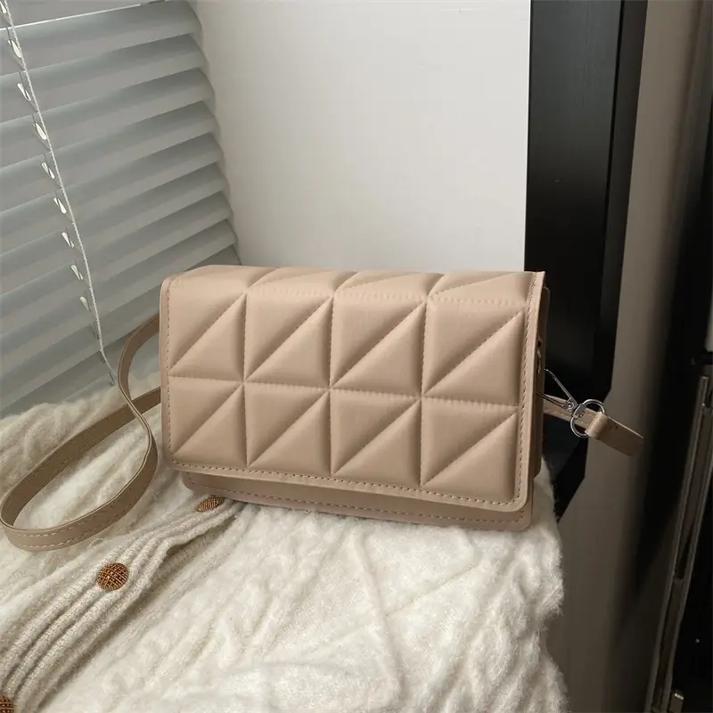 Black Quilted Shoulder Messenger Bag for Women 2024