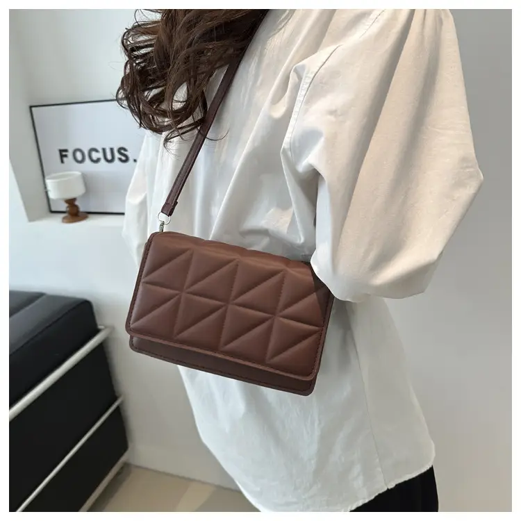 Black Quilted Shoulder Messenger Bag for Women 2024 — feature 14