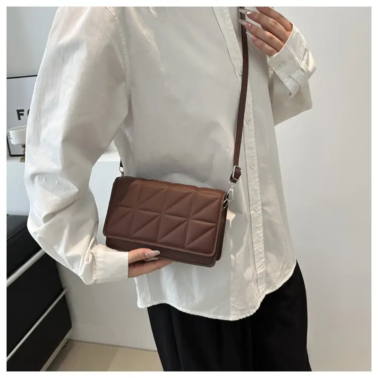 Black Quilted Shoulder Messenger Bag for Women 2024 — feature 15