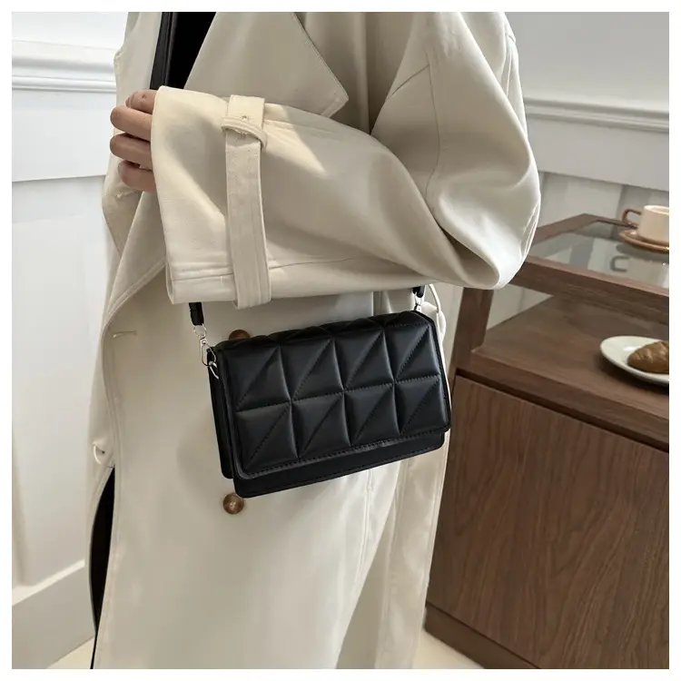 Black Quilted Shoulder Messenger Bag for Women 2024 — feature 9