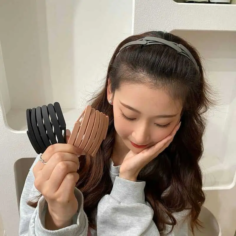 Retractable Hair Grottoes Toothed Headband for Women — feature 3