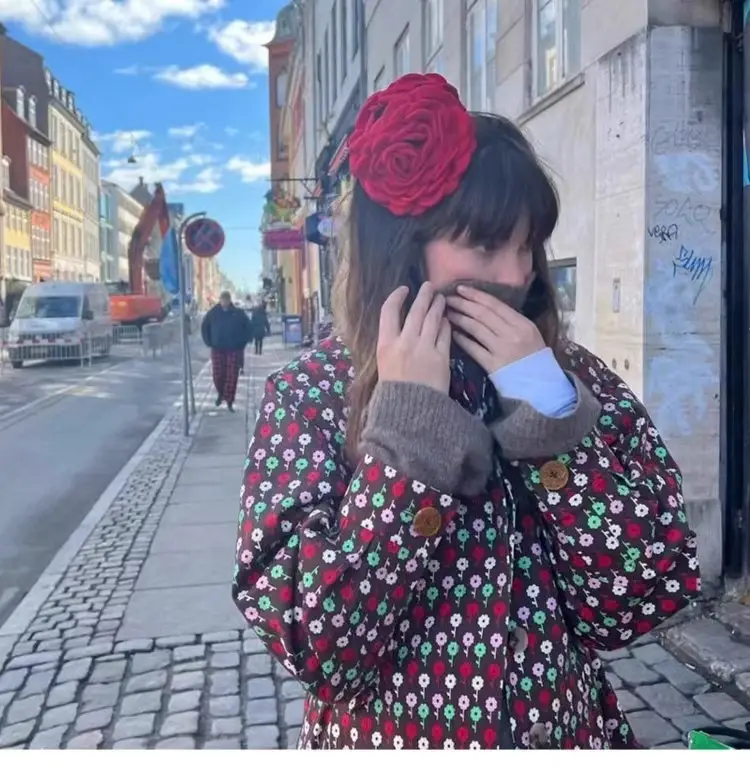 Red 3D Rose Hair Clip for Women — feature 13