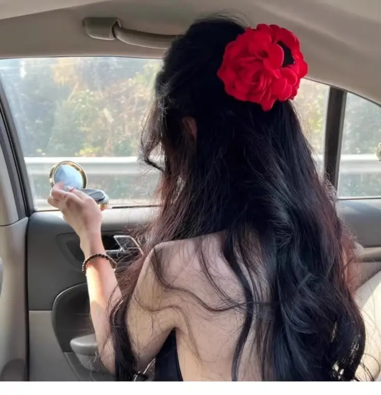 Red 3D Rose Hair Clip for Women — feature 4