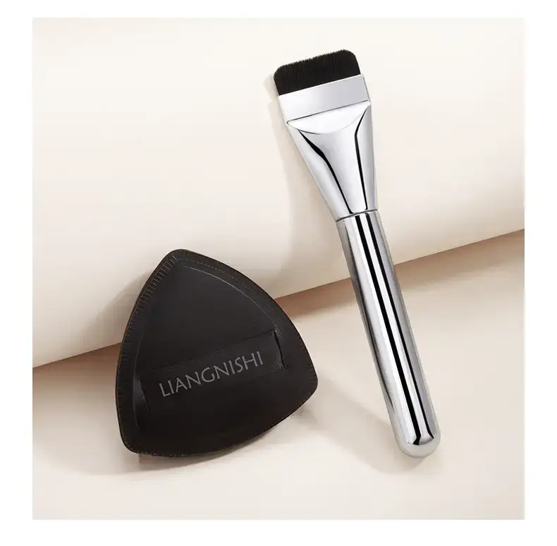 Liannishi Black Pineapple 3-in-1 Foundation Brush Set — feature 17