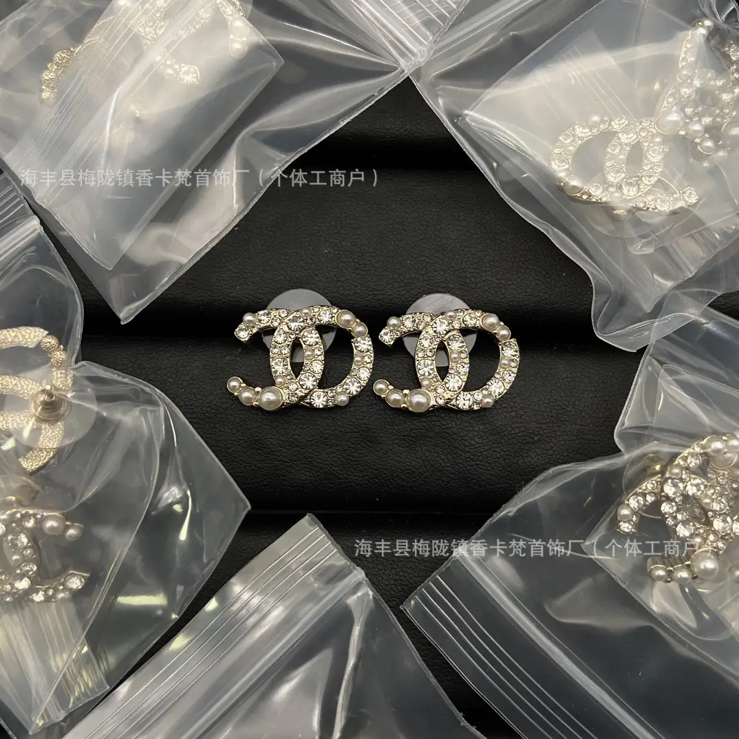 Xiangjia Double C Pearl Stud Earrings Gold Plated - Image 2
