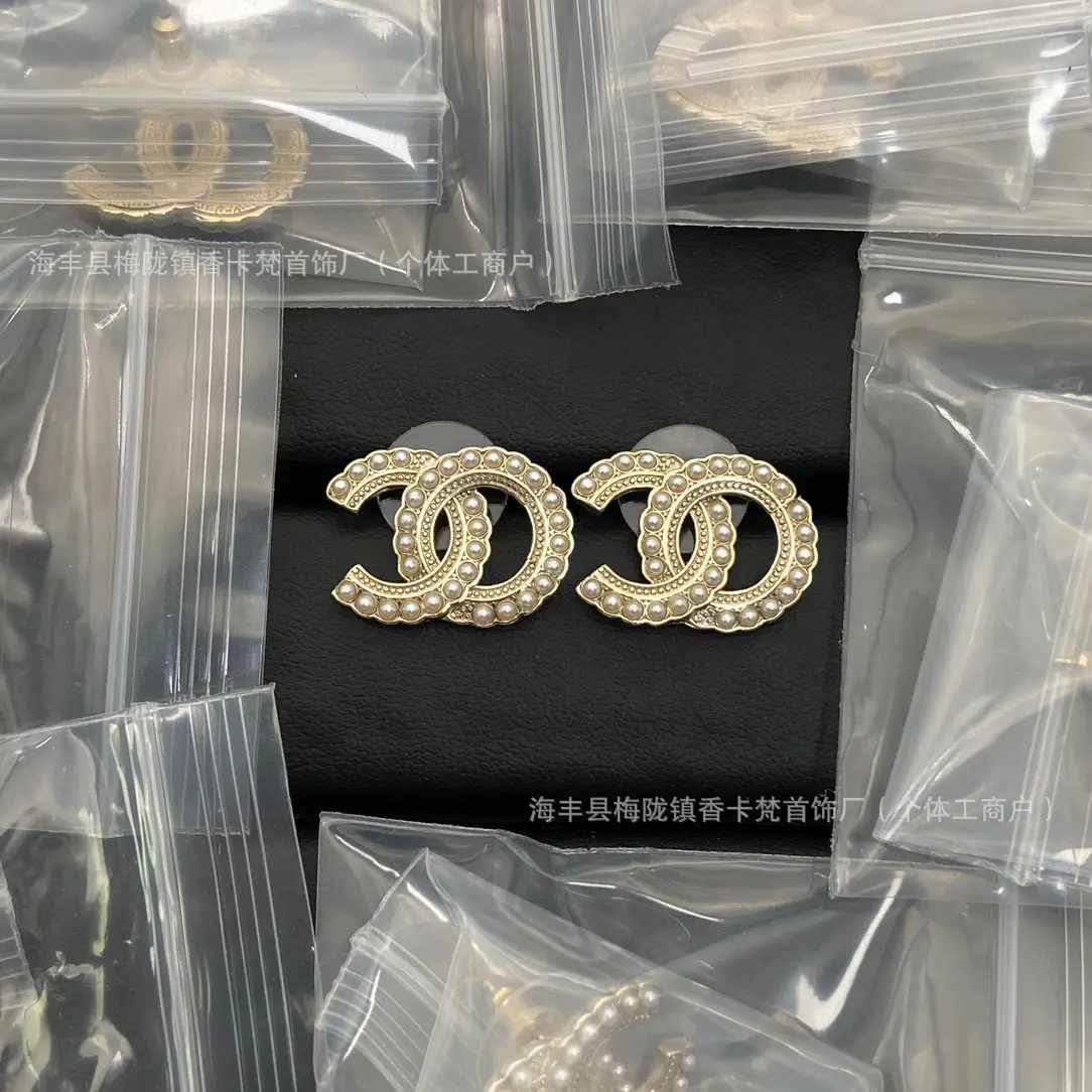Xiangjia Double C Pearl Stud Earrings Gold Plated - Image 4