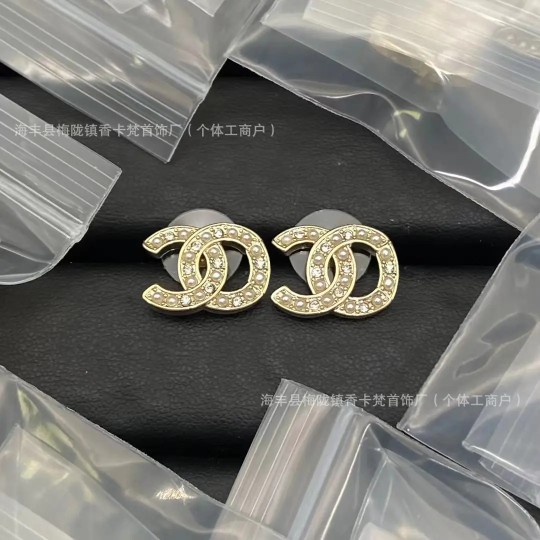 Xiangjia Double C Pearl Stud Earrings Gold Plated - Image 6