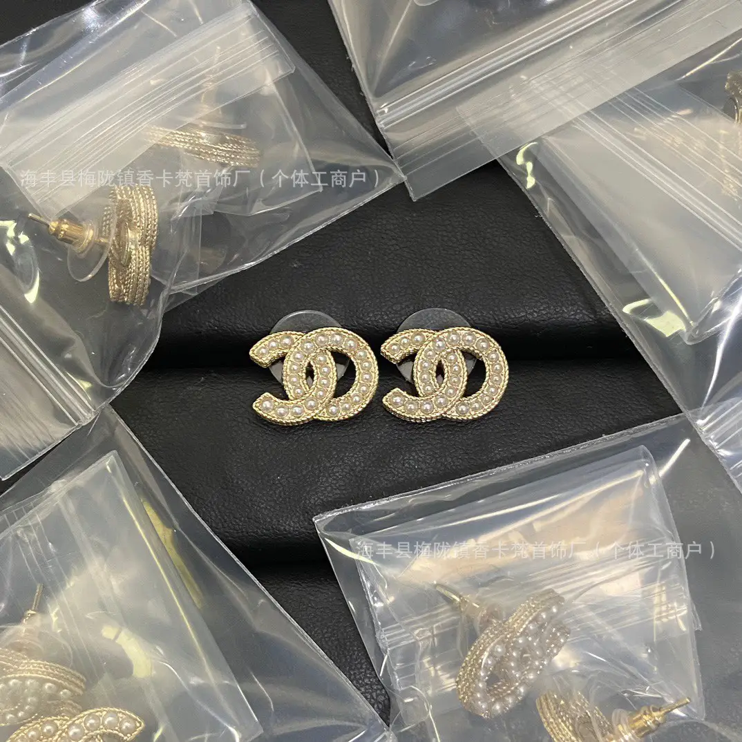 Xiangjia Double C Pearl Stud Earrings Gold Plated - Image 7