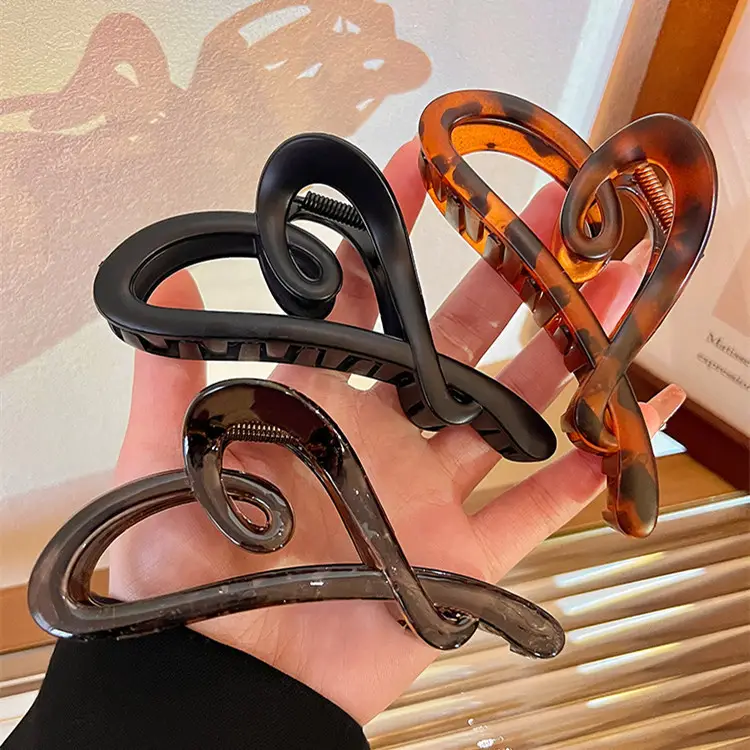 Women's Back-Of-Head Hair Clip with Heart Design