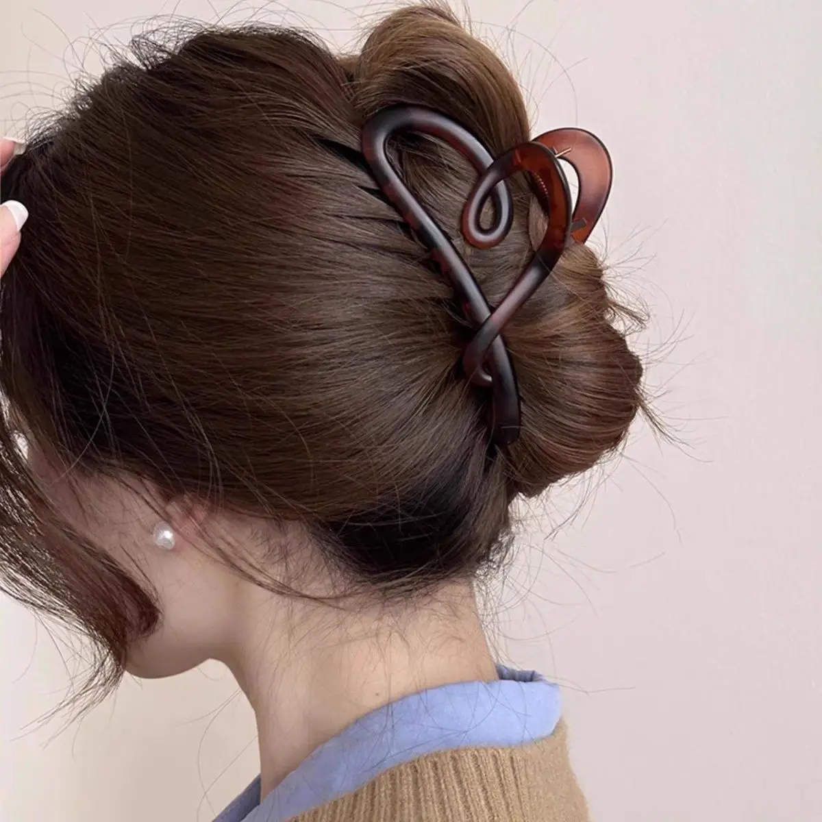 Women's Back-Of-Head Hair Clip with Heart Design