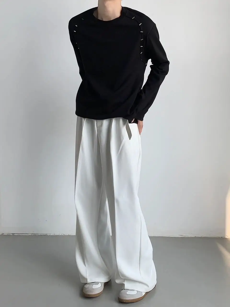Korean Style Heavy Pad Long Sleeve T-Shirt Black White — feature 12