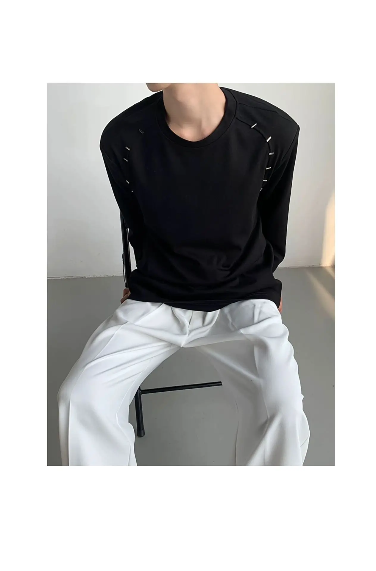 Korean Style Heavy Pad Long Sleeve T-Shirt Black White — feature 3