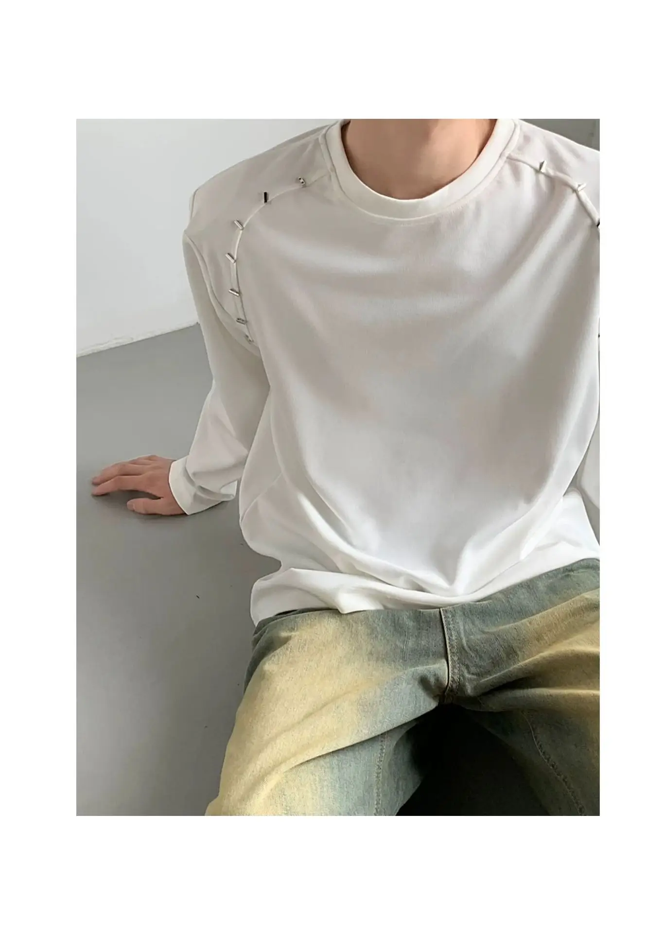 Korean Style Heavy Pad Long Sleeve T-Shirt Black White — feature 5