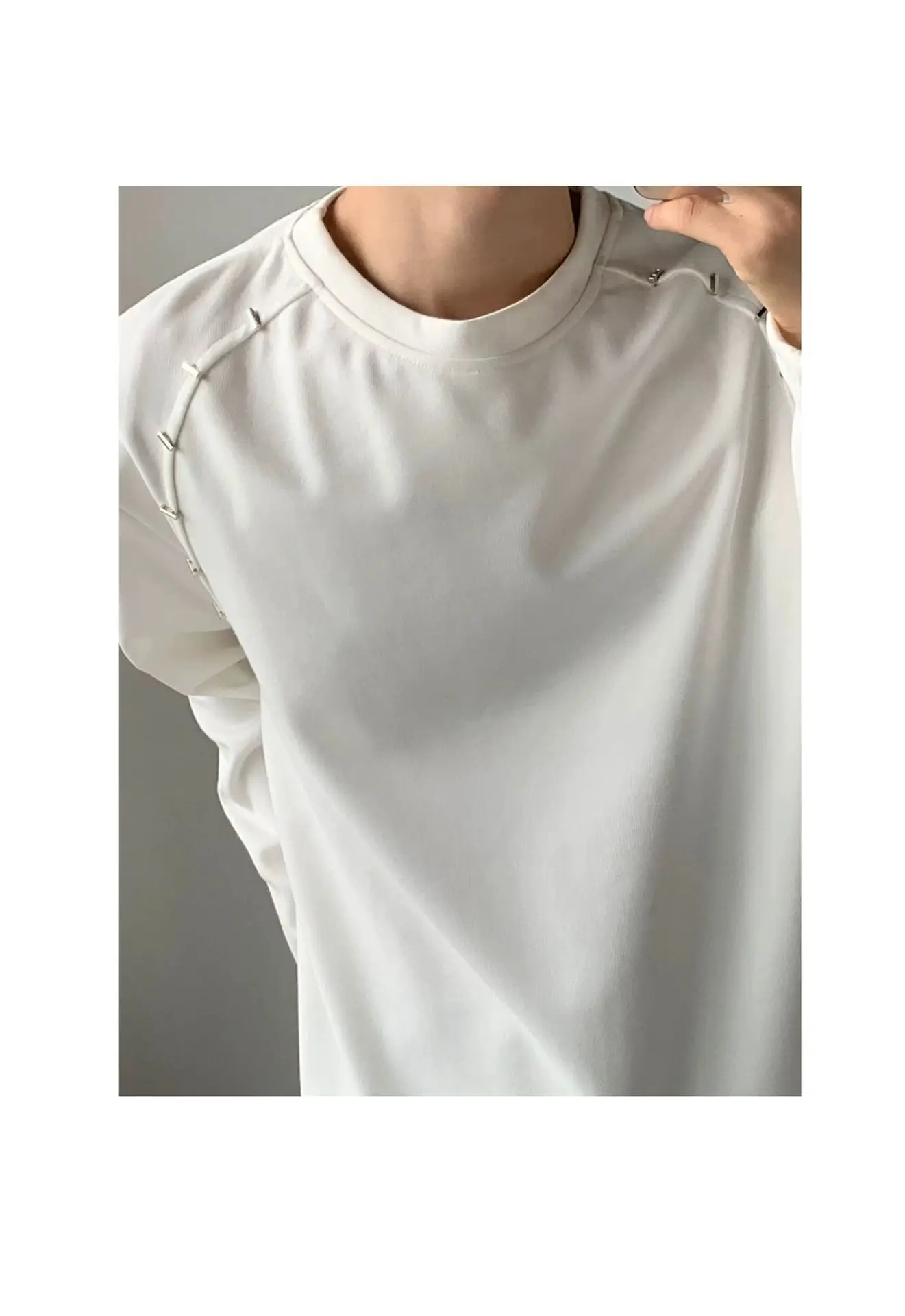 Korean Style Heavy Pad Long Sleeve T-Shirt Black White — feature 9