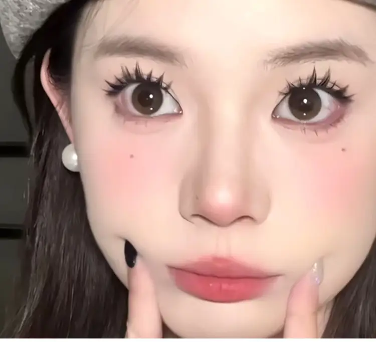 Cute False Eyelashes for Women Single Cluster Natural Look — feature 1