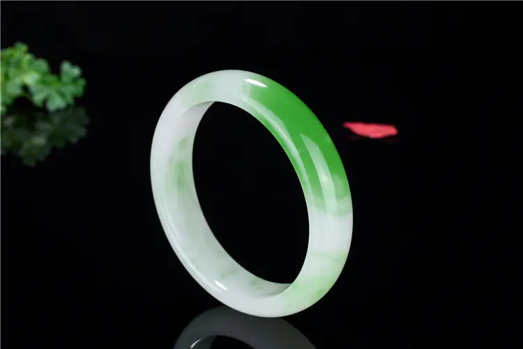 Green Jade Flat Bracelet for Women — feature 1