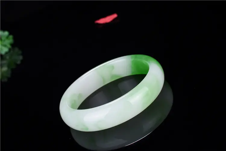 Green Jade Flat Bracelet for Women — feature 3