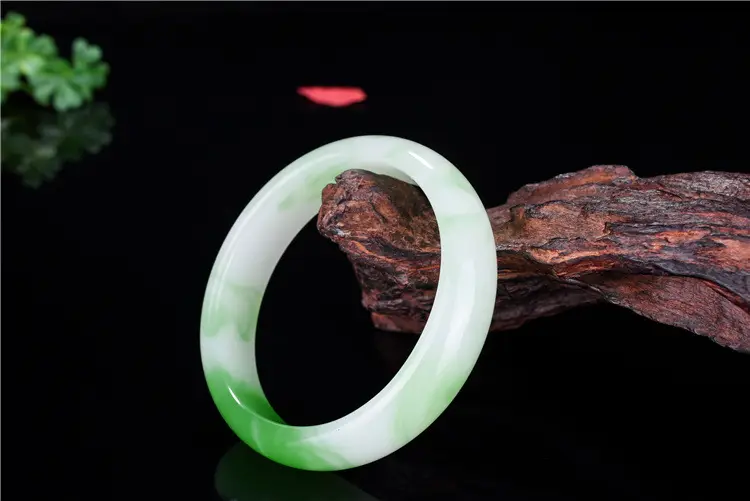 Green Jade Flat Bracelet for Women — feature 5