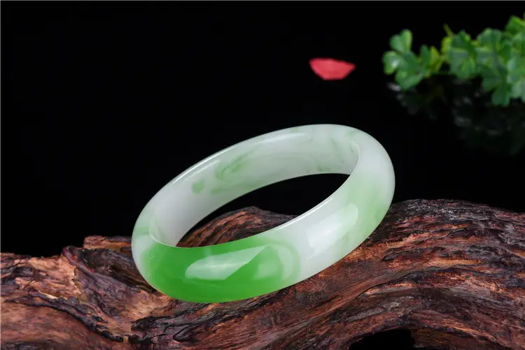 Green Jade Flat Bracelet for Women — feature 7