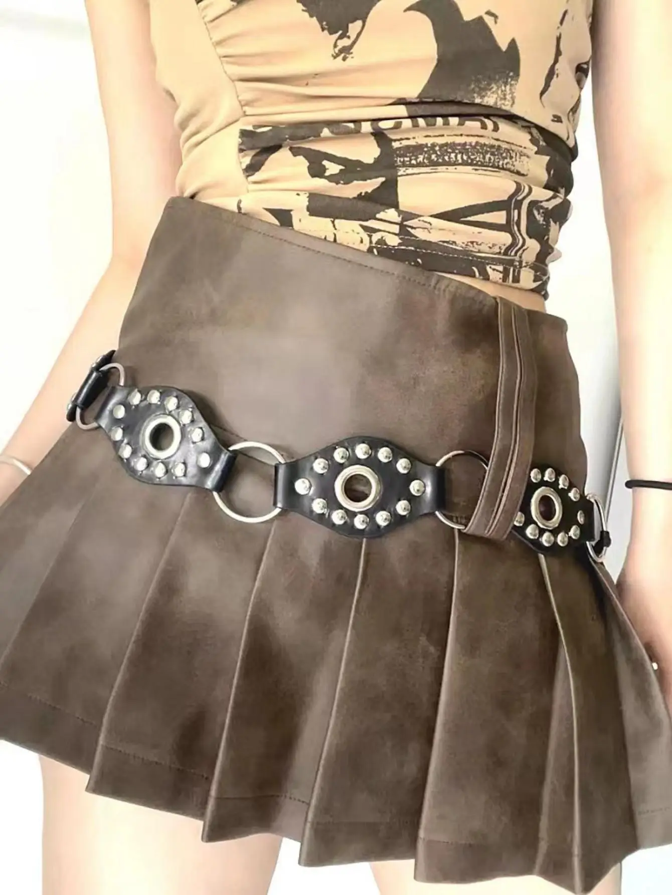 Brown Leather Belt with Hollow Rings for Girls — feature 5