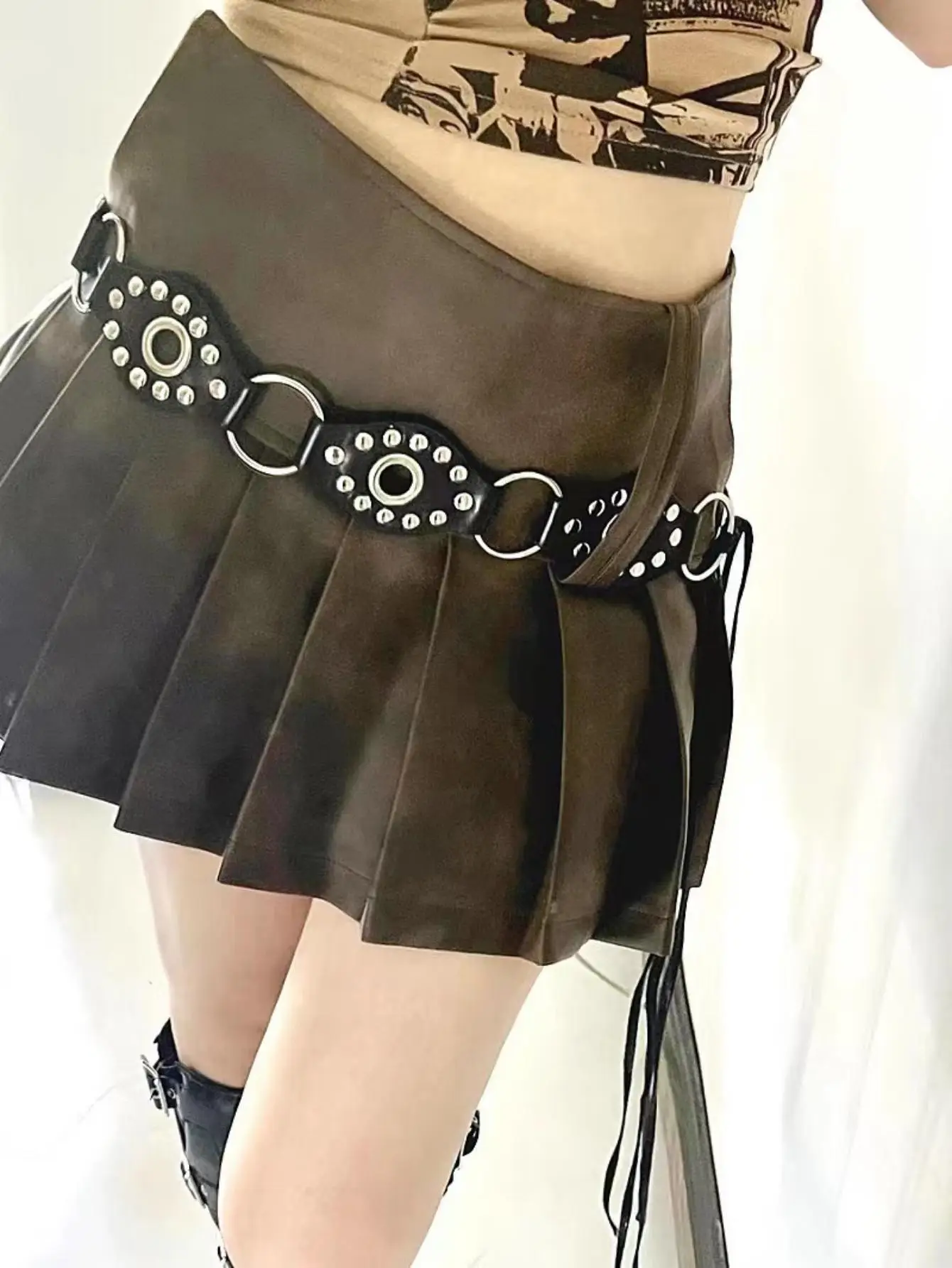 Brown Leather Belt with Hollow Rings for Girls — feature 6